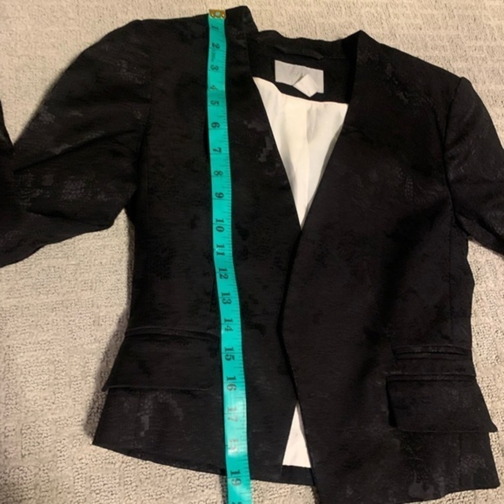 H&M Cropped Blazer - Picture 7 of 8